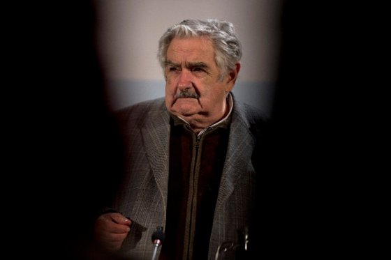 "Ante Colombia y ante las Farc, Mujica tiene la autoridad moral de haber estado en los dos lados del mostrador y haber transitado pacíficamente el camino de un lado al otro", dicen analistas uruguayos.