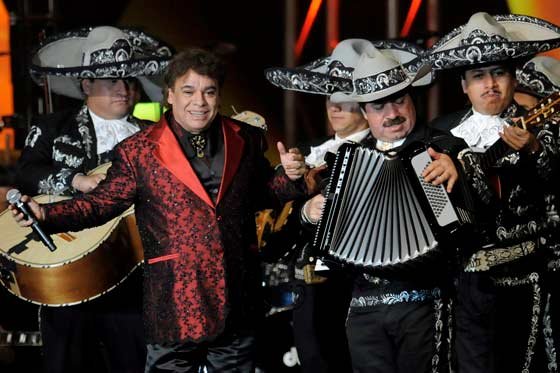 Al ser preguntado en Valledupar sobre cuál canción y artista le gusta del vallenato dijo "Devórame otra vez". 