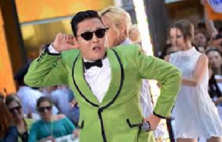 En la prestigiosa enciclopedia, Park Jae-Sang (nombre real de Psy), de 36 años, figura como "cantante y rapero surcoreano" que, "a pesar de ser conocido en un primer momento en su país como un artista hip-hop satírico y controvertido, alcanzó la fama internacional en 2012".