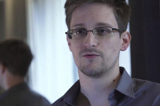 Snowden puso al descubierto un programa de los servicios de inteligencia estadounidenses para espiar llamadas telefónicas y comunicaciones por internet.
