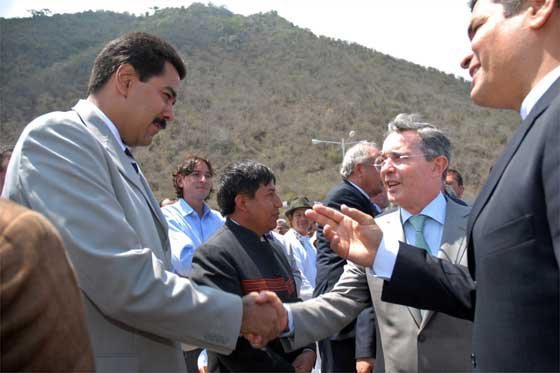 MADURO Y URIBE