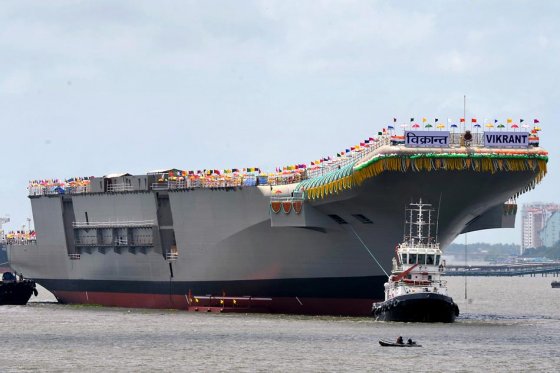 Se espera que en 2018, el "INS Vikrant", un buque de 40.000 toneladas, entre en servicio.