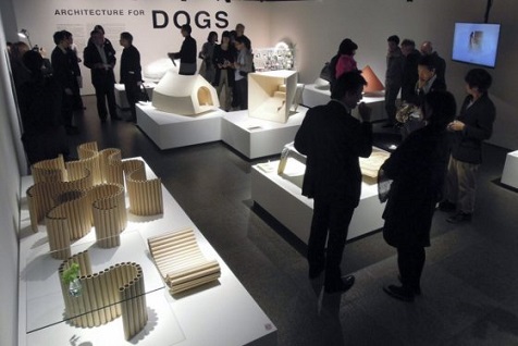 La exposición "Arquitectura para perros" abrió este viernes sus puertas en Tokio.