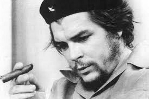 "Cuando cae el Che (en Bolivia), el comentario nuestro fue el Che debía haberse venido a Nicaragua, porque aquí teníamos muchas mejores condiciones para recibir y darle apoyo al Che y podía desarrollar todas sus capacidades", comentó el mandatario.