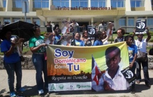 Los manifestantes expresaron palabras de repudio contra el presidente haitiano, Michel Martelly, a quien acusan de no protegerlos contra la supuesta injusticia y racismo de los dominicanos.