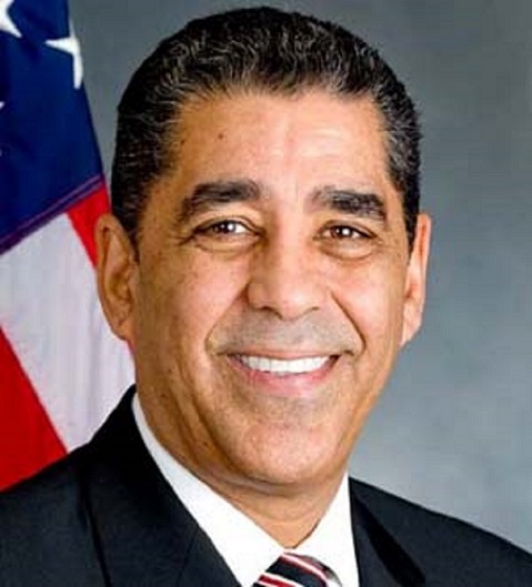 Adriano Espaillat Senador Estatal en NY