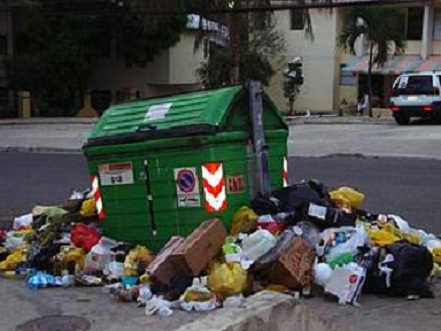 La basura arropa a Santo Domingo Este.