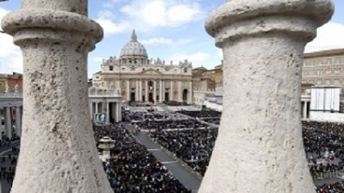 "Nunca ha habido en el Vaticano ninguna preocupación por una alarma de bomba", dijo Benedettini a los periodistas.
