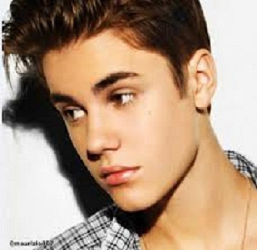 En estos momentos, Bieber se encuentra bajo custodia de Policía de Miami Beach y "está siendo procesado", agregó el agente.