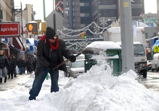 A los interesados en trabajar removiendo nieve, se les pagará $12 la hora, que aumenta a $18 después de las primeras 40.