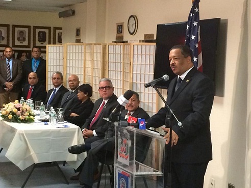 Momento en que el Presidente de la Junta Central Electoral, Magistrado Roberto Rosario Márquez, se dirigía a los asistentes al acto de reapertura de las Oficinas de JCE en New York