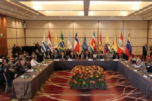 Los cancilleres y representantes de los países de la Unión de Naciones Suramericanas (Unasur) dan inicio a la reunión extraordinaria convocada para analizar la situación de Venezuela hoy miércoles.