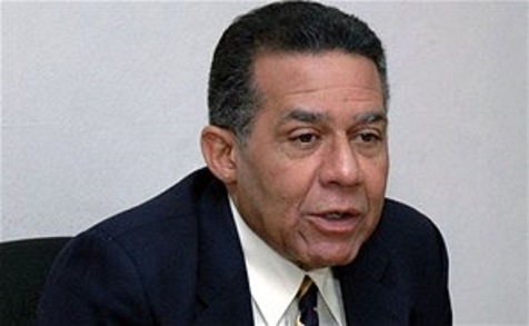 Dirigió el diario El Sol, entre agosto 1977 y 1981, cuando junto a un grupo de colegas fundó El Nuevo Diario, que dirigió hasta 1984. 