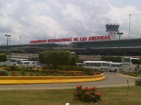 El vuelo de Jetairfly previsto a salir a las 8:21 P.M. hacia Punta Cana y posteriormente a Bruselas, presenta retraso por este motivo.