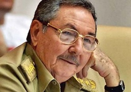 Raúl Castro asumió provisionalmente las riendas del país en 2006 cuando su hermano Fidel renunció por enfermedad y delegó el poder.