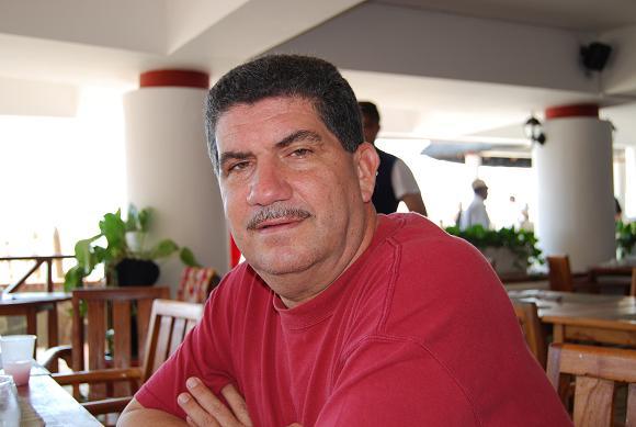 Juan Cruz Triffolio Sociólogo- Comunicador Productor Programa Con Punto & Coma... Supercanal 33 - Señal Caribe