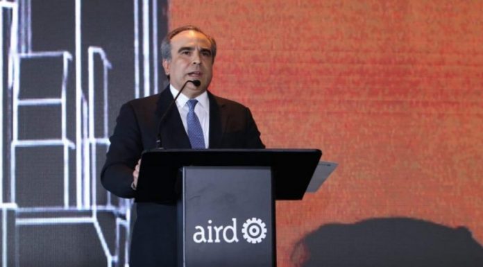 Declaraciones de Gonzalo Castillo sobre “salarios de hambre” genera críticas de los empresarios