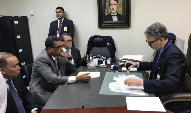 Leonelistas someten instancia para auditoría equipos de las primarias