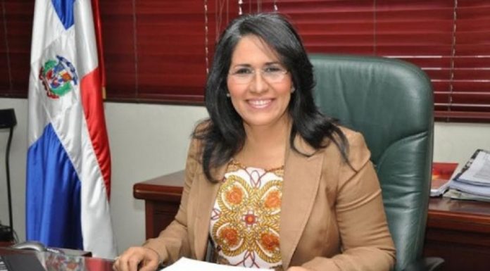 Maritza Hernández dice la “asesinan” políticamente en PLD