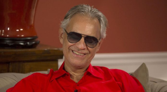 Bocelli califica de “absurdo” rechazo a Domingo