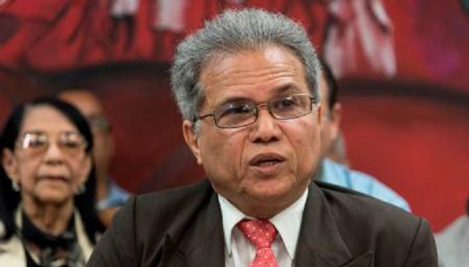 Waldo Suero gana elecciones Colegio Médico; tiende un «ramo de olivo»