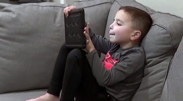 Iglesia católica en Nueva Jersey le niega primera comunión a un niño autista y sacerdote alega no puede confesarlo