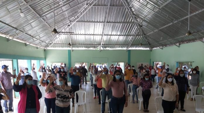 Renuncian más de cien dirigentes del PLD en Espaillat y se juramentan en el PRM