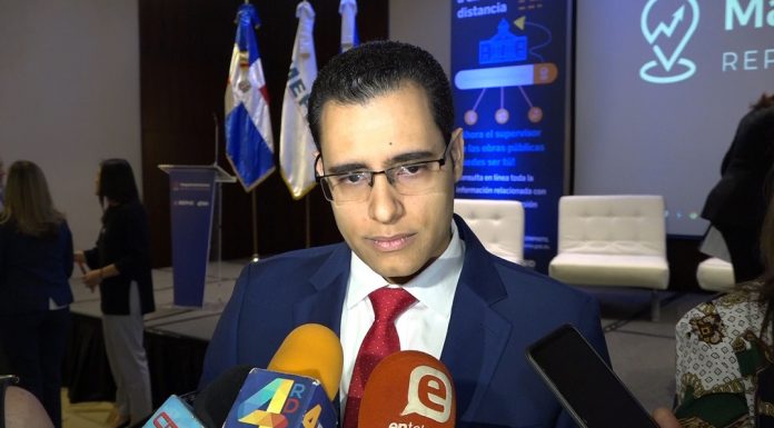 Ministro de Economía Planificación y Desarrollo, Juan Ariel Jiménez Núñez, dice que no hay fecha para reabrir negocios cerrados