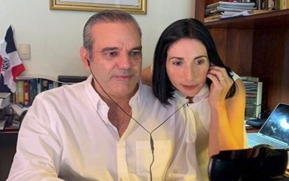 Luis Abinader y su esposa