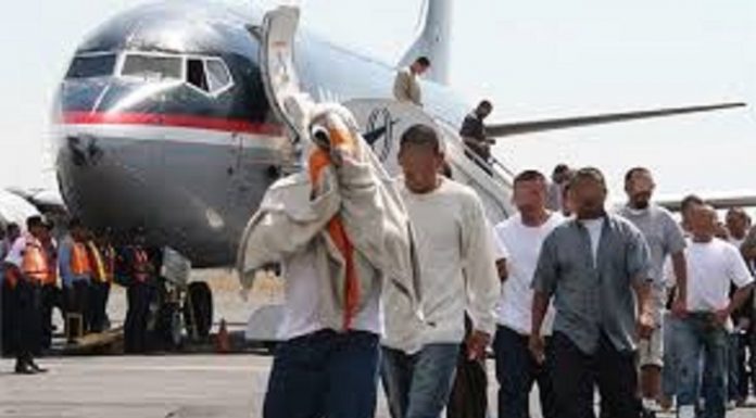 EU repatria hoy otro grupo de 66 exconvictos de la RD