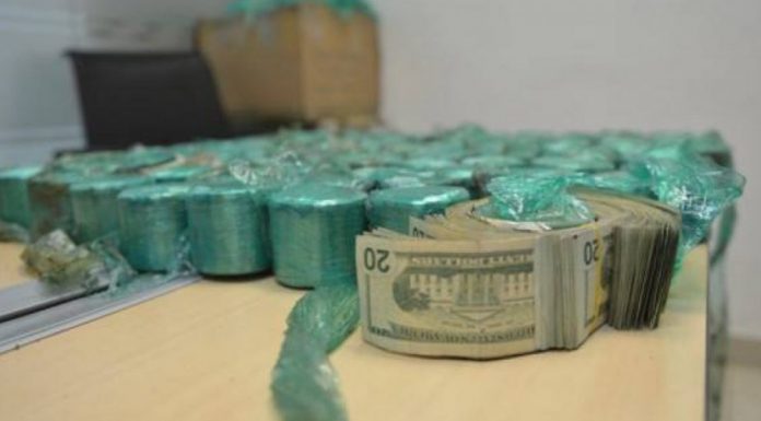 Autoridades decomisan en el Puerto Haina Oriental más de 2 millones de dólares procedentes de EE.UU.