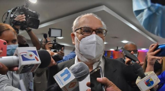 Ministro de Economía, Planificación y Desarrollo, Miguel Ceara Hatton, niega el Gobierno pretenda «reforma fiscal debajo de la mesa»