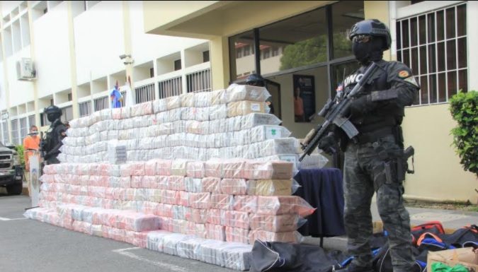 Hallan casi 2 toneladas de cocaína en Haina en barco que venía de Colombia