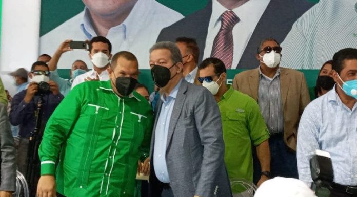 Alcalde Carlos Guzmán deja el PLD oficialmente y se va con Leonel