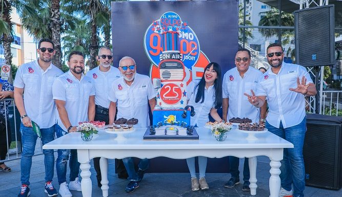 Jochy Santos celebra en grande el 25 aniversario de El Mismo Golpe