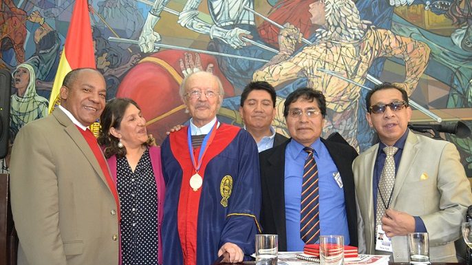 La enseñanza, pensamiento e ideas viven del Dr. Javier Darío Restrepo