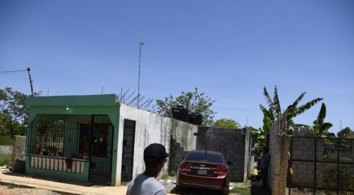 Hombre mata a su pareja y luego se suicida en el interior de un vehículo en SDE