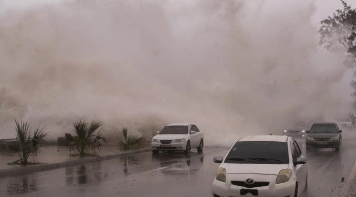 Aguaceros y ráfagas de viento en 17 provincias de República Dominicana