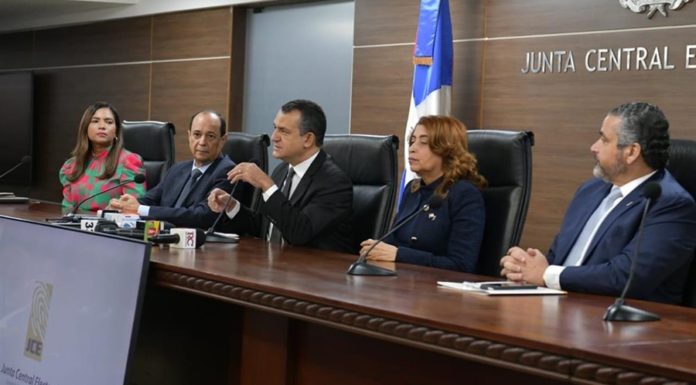 JCE rechaza una solicitud para realizar encuestas a boca de urna