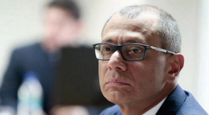 Exvicepresidente de Ecuador detenido en embajada mexicana es trasladado a cárcel de máxima seguridad