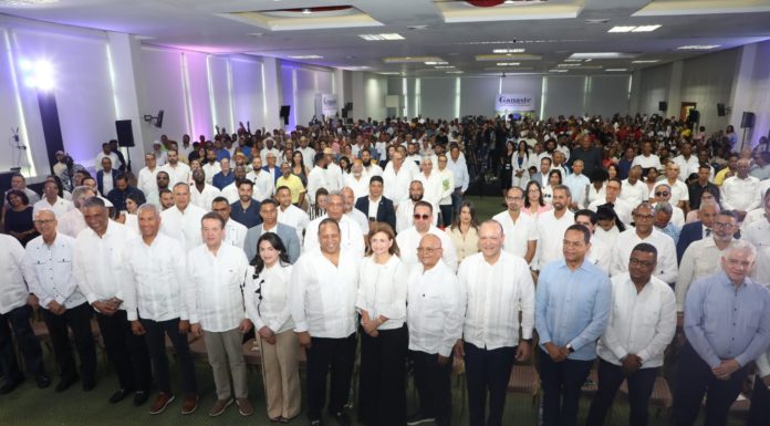 Tabaqueros y exportadores forman grupo apoyo a candidatos del PRM