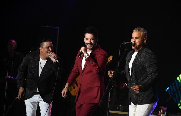 Noche de reencuentro vistió de gala el merengue en el Jaragua