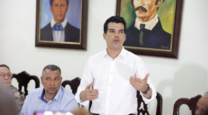 Wellington Arnaud crea comisión de veeduría para supervisar construcción acueducto Licey al Medio