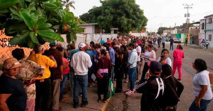 Gobiernos piden transparencia en el conteo de votos en Venezuela