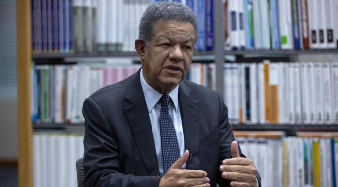 Leonel Fernández dice Gobierno ha otorgado a haitianos 400,00 visas turistas