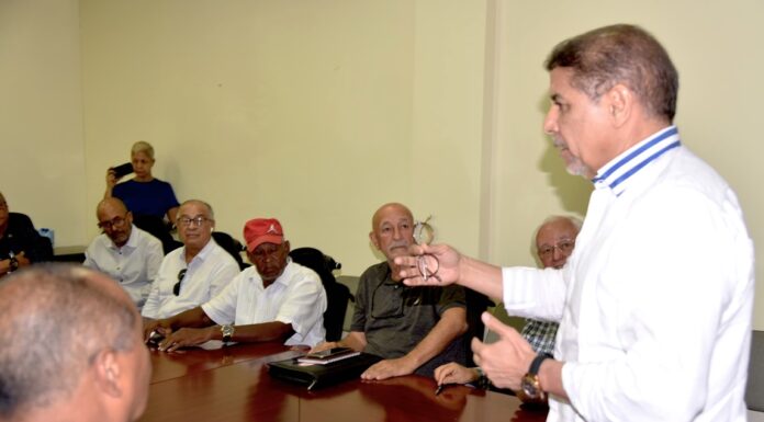 Ministerio de Agricultura impulsa zafra 2024-2025 de tomate industrial con productores y empresarios