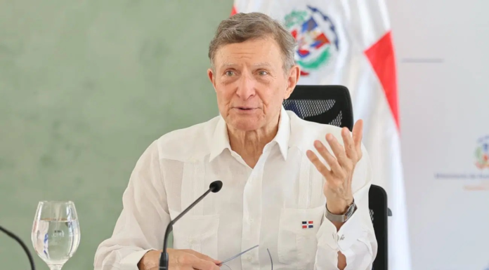 Canciller desmiente versión de LF sobre 400 mil visas a haitianos