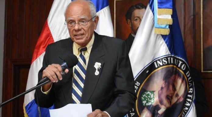 Instituto Duartiano destituye a su presidente por defensa Haití