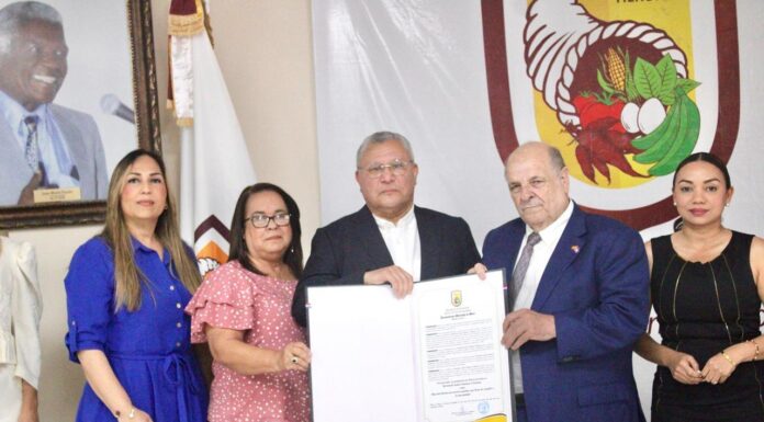 Moca declara Hija Meritoria a Bernarda Jiménez Clemente, activista por derechos inmigrantes