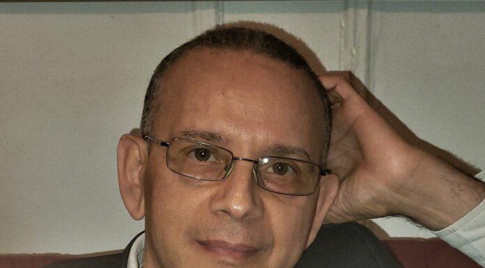 Publican Formas del azar, antología poética de José Acosta